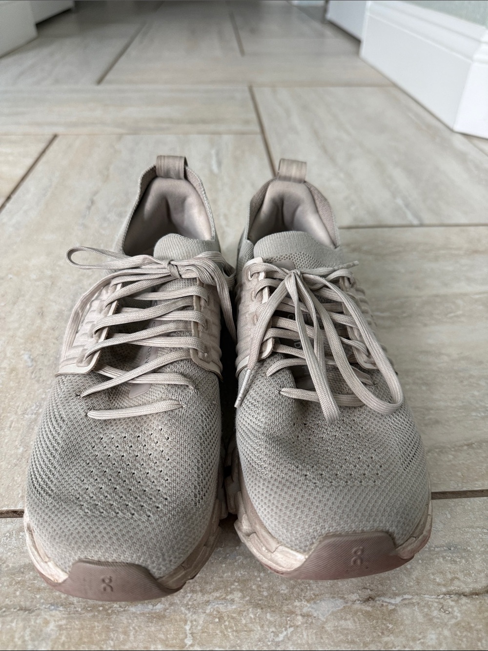 On Cloudswift 3 Women Size 7.5 Athletic Running Walking Shoes - Picture 3 of 16